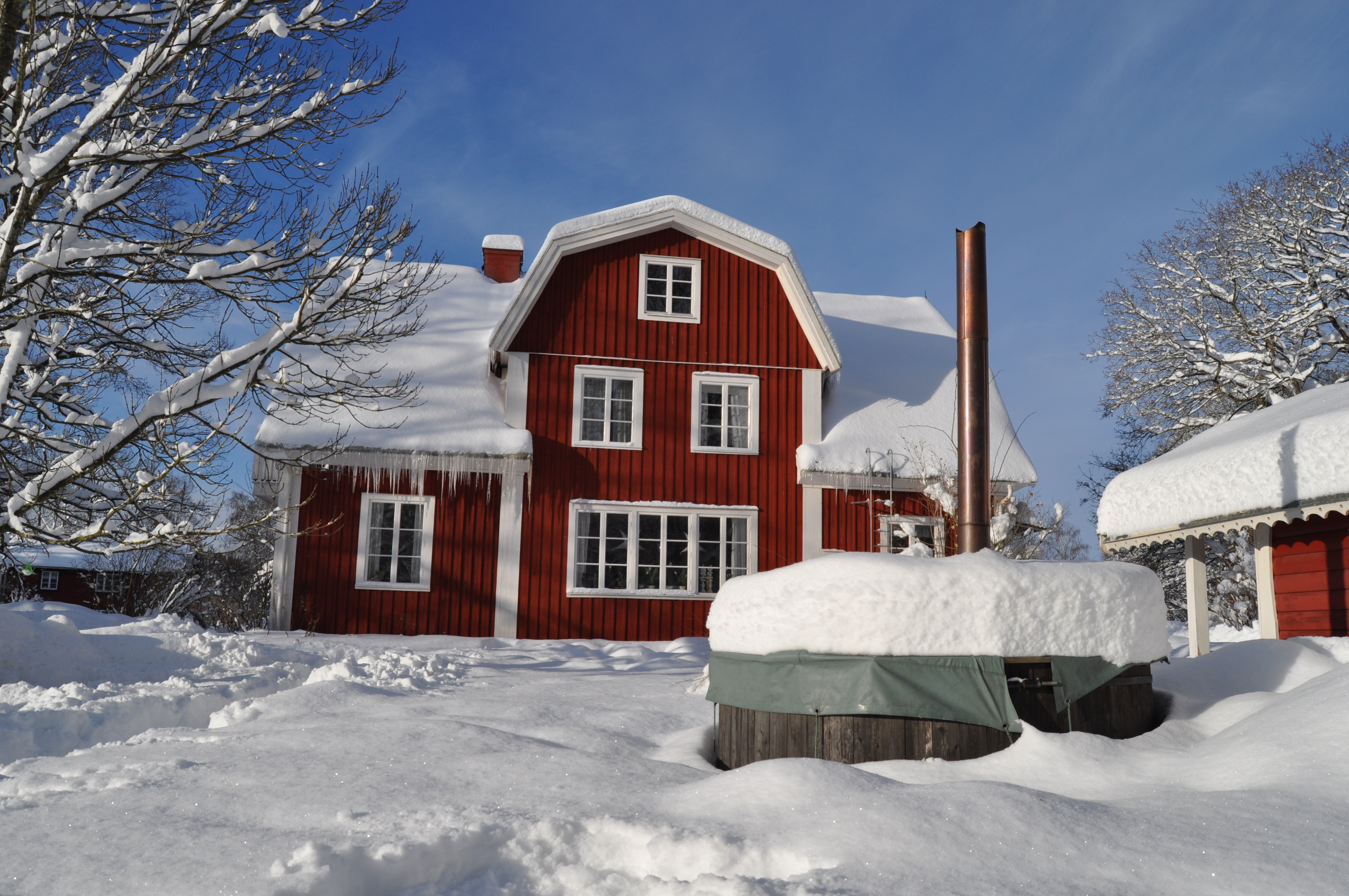 a-beautiful-simple-and-sustainable-wooden-home-in-sweden-nordic-design